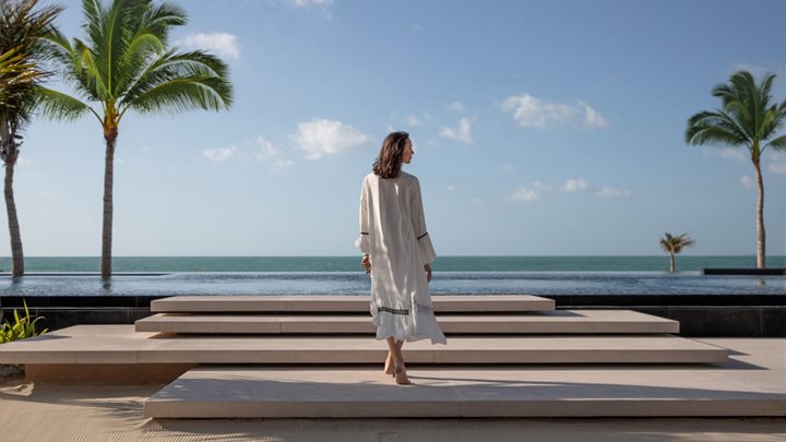 Medium Resolution 150Dpi Jumeirah Al Qasr Celeste Pool Lifestyle